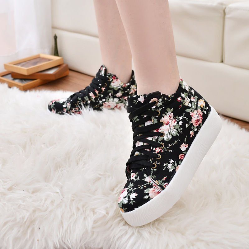 Weiya Sneakers With Pink Flowers