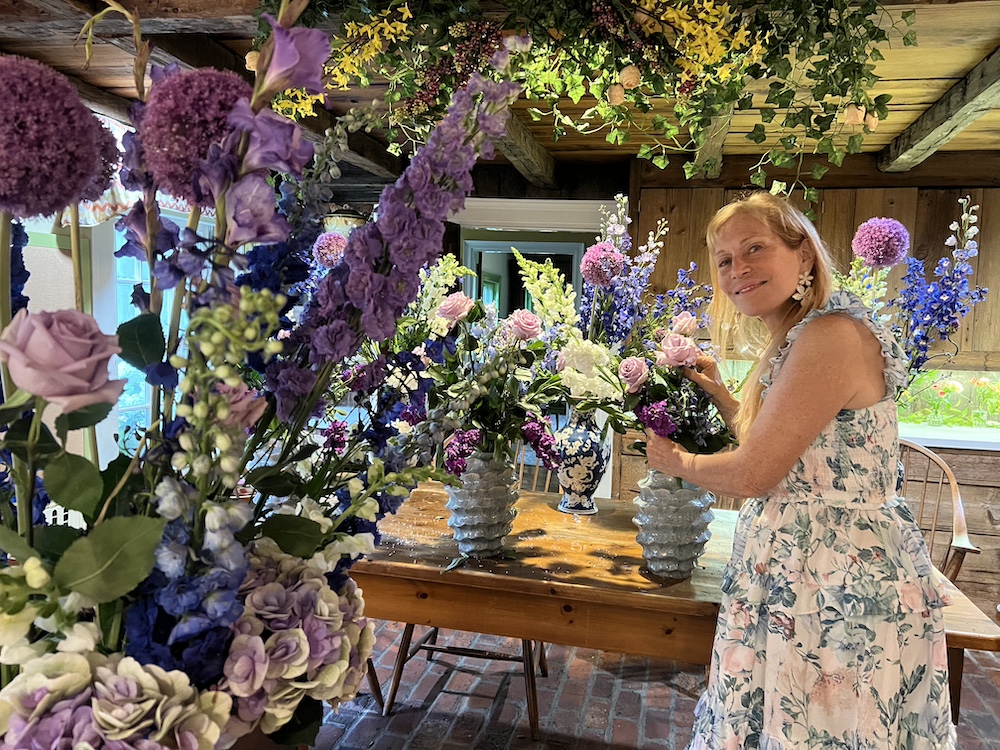 Flowerpowerdaily's Jill Brooke showcasing Ocean Song roses for event florals