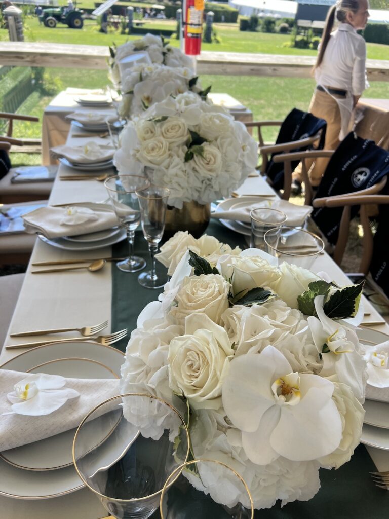 white hydrangeas and roses 
